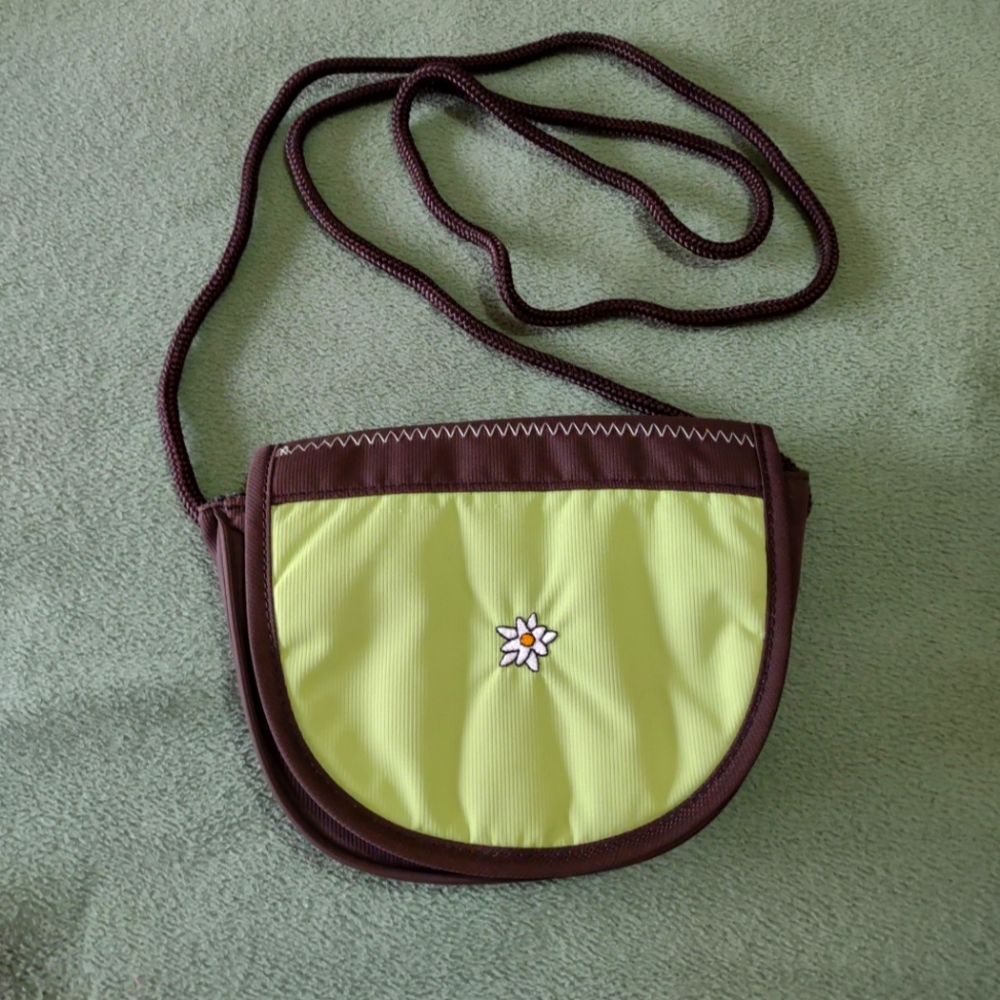 Sherpani crossbody wallet